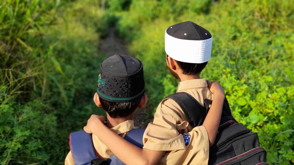 Islam & Kearifan Lokal: Merangkul Pluralisme, Menolak Radikalisme