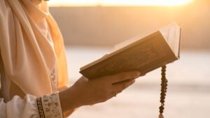 Tidak Mungkin Nabi Menyuruh Kita Menjadi Musyrik — Tafsir Ali Imran 78–80